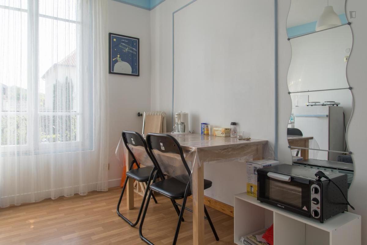 Chambre Du Petit Prince Chaville Exterior foto